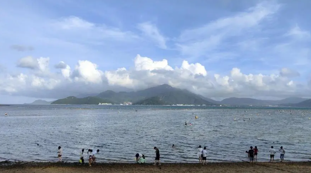 海邊沙灘防偷渡、防溺水監(jiān)控使用球形轉(zhuǎn)臺(tái)設(shè)備的優(yōu)勢包括哪些！